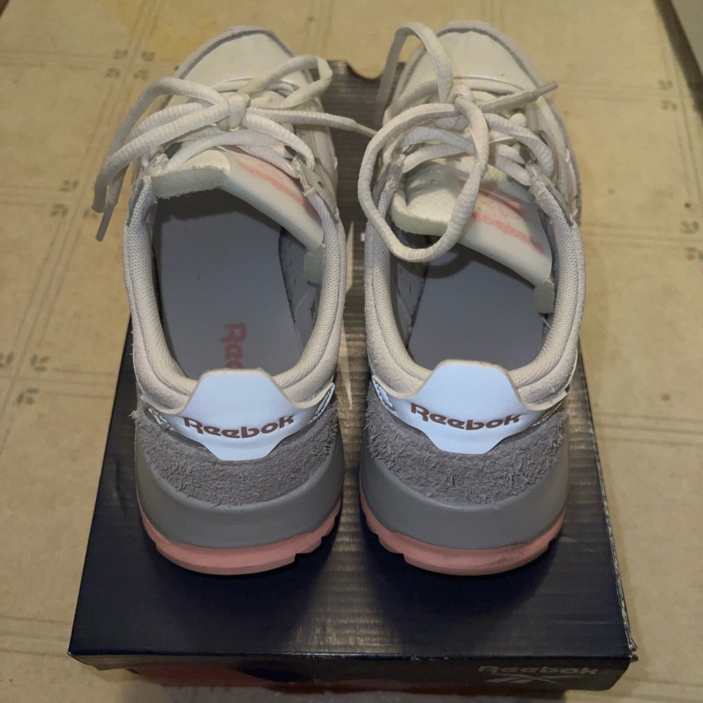White Women’s Reebok - Picture 5 of 5